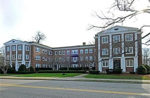 Building Photo - 298 Main St