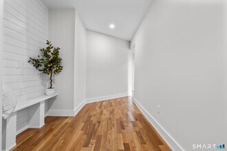 Building Photo - 54 Plaza Ave