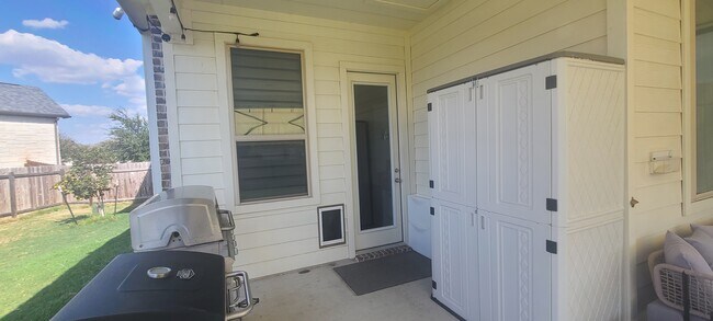 Building Photo - 5801 Antioch Cv