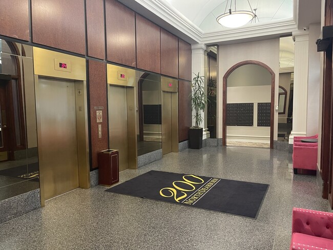 Building Photo - 200 N Dearborn St