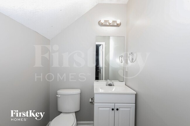 Building Photo - 311 Goldenrod Dr