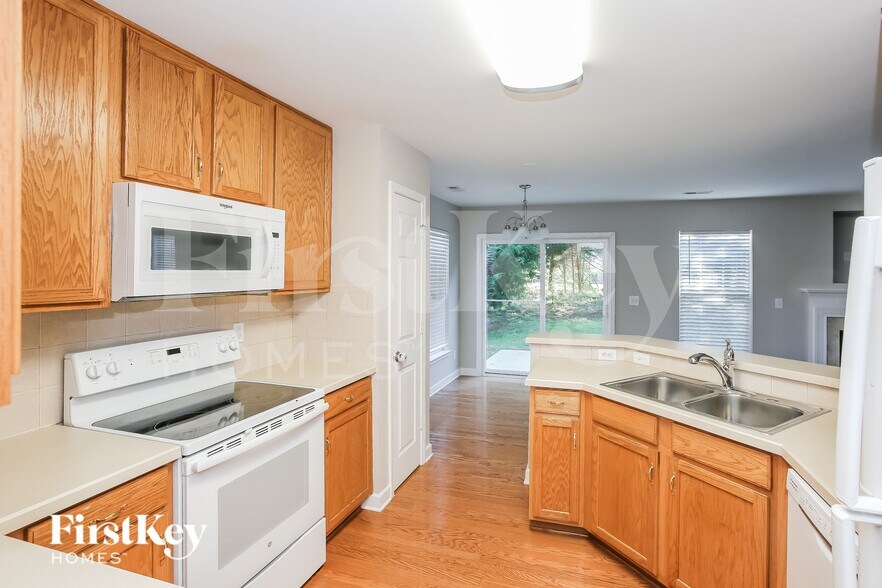 Building Photo - 1011 Bridleside Dr