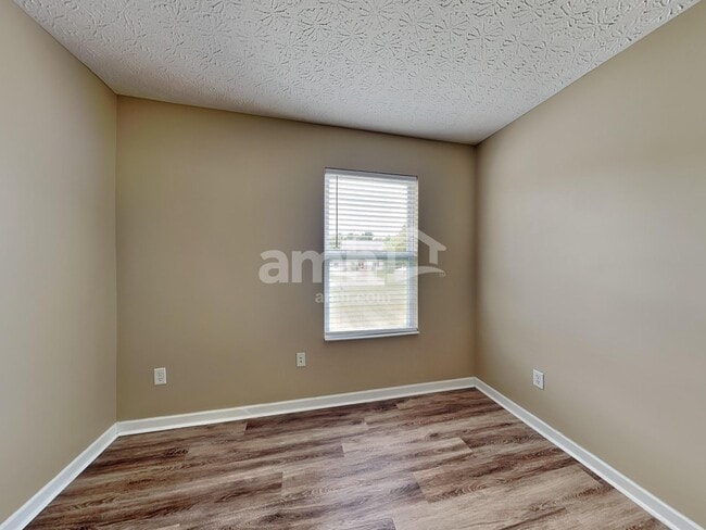 Building Photo - 357 Pinecrest Ct