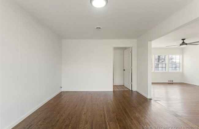Building Photo - 233 N 44th W Ave