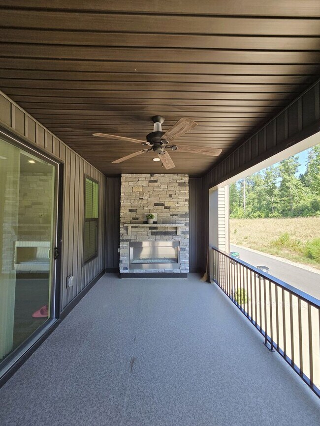 Building Photo - 2209 Cantina Ln
