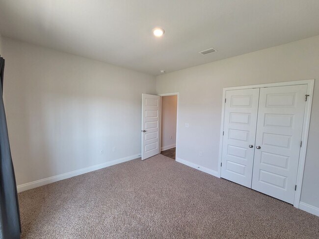 Building Photo - Bridge Harbor!  4 bedroom 2 bath home with...