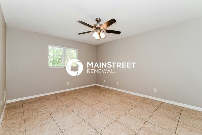 Building Photo - 3 Bedroom Pet-Friendly Home in Lehigh Acre...