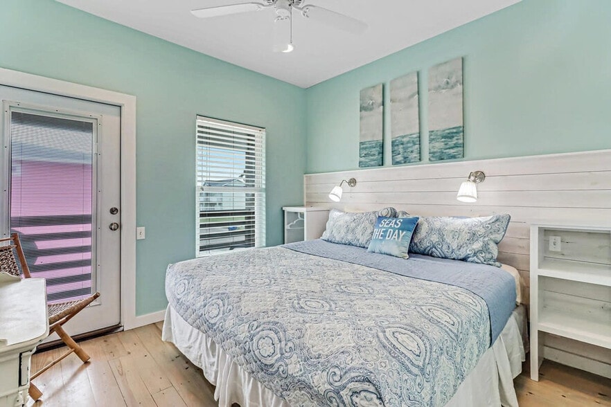 Building Photo - 2727 Eleventh Street-SI ID1023271P