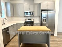 Building Photo - 5465 Seacliff Pl