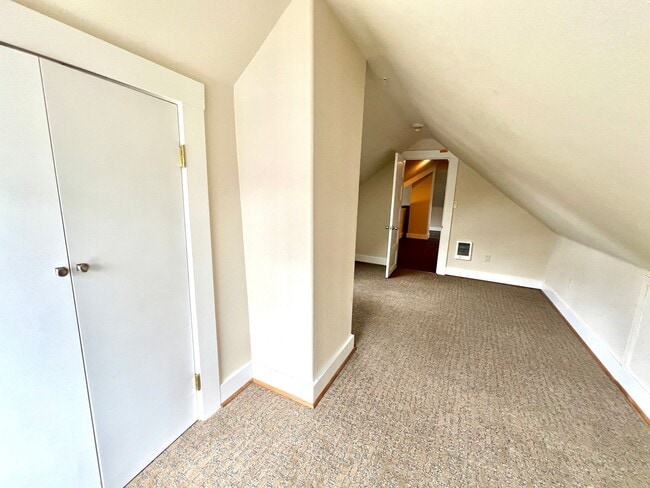 Building Photo - ROSEG01