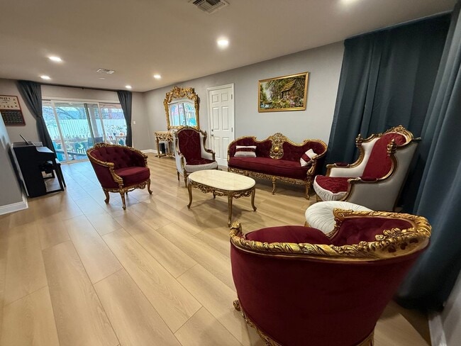 Building Photo - First time rental! 3 bed, 2 bath single story home