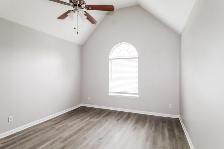 Building Photo - 1471 Ewing Farm Dr