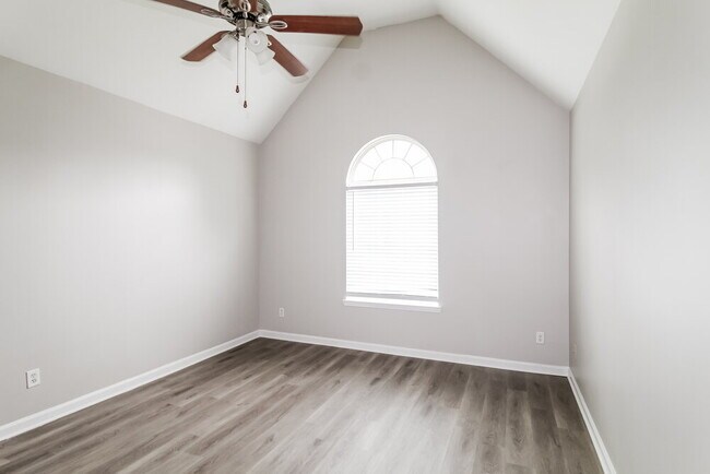 Building Photo - 1471 Ewing Farm Dr