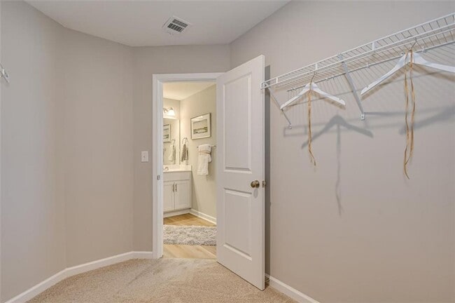 Building Photo - 105 Essence Dr