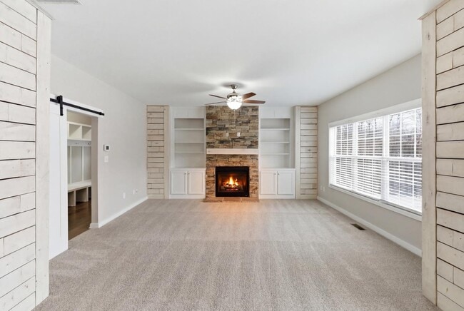 Building Photo - 1168 Autumn Ridge Dr