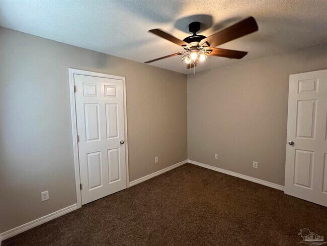 Building Photo - 10440 Millbrook Dr