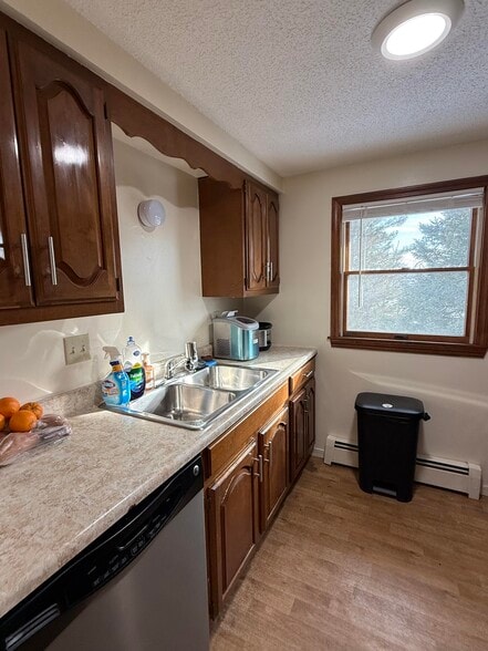 Building Photo - 812 State St