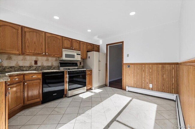 Building Photo - 20 Alex Ln