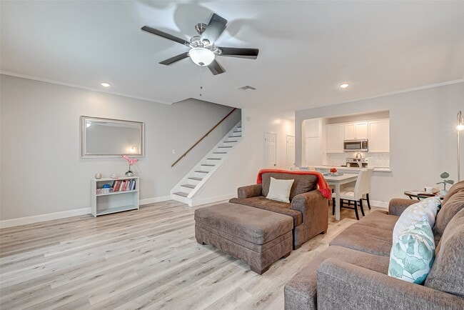 Building Photo - 8077 El Mundo St
