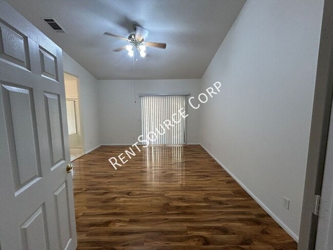 Building Photo - 39821 Sunstar St