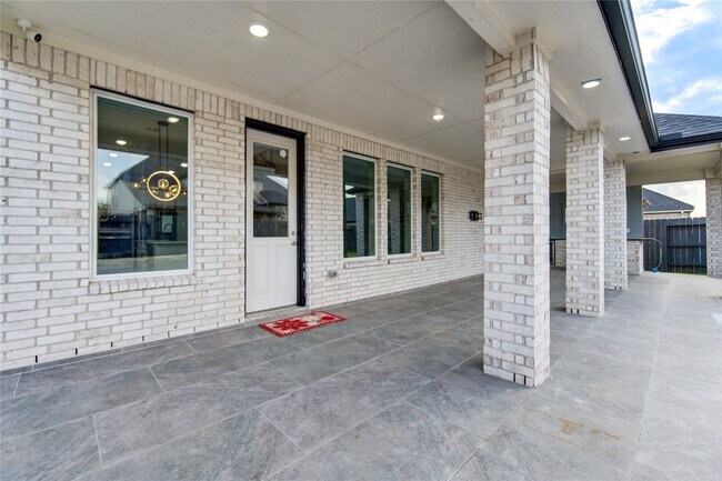 Building Photo - 28918 Woods Rose Ct