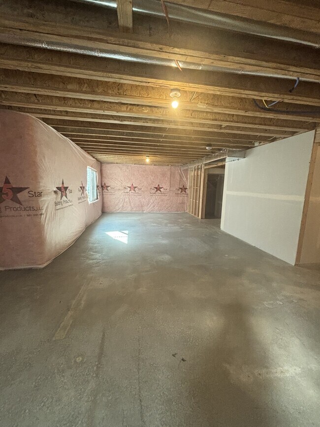 Building Photo - 3770 N Cuade St