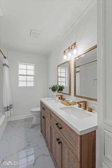 Building Photo - 425 N Dresden Cir