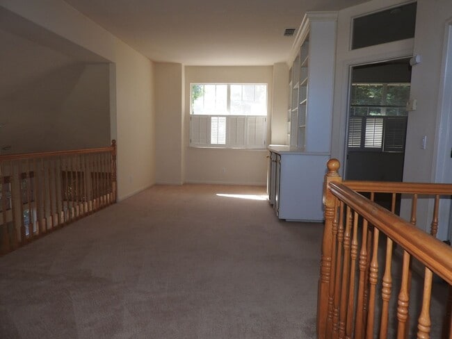 Building Photo - Beautiful Granite Bay Home in Gated Community