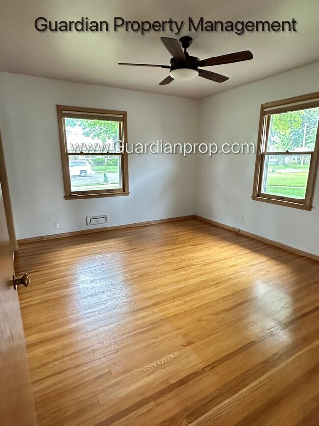 Building Photo - South Minneapolis Single Family Home, Fenc...