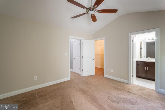 Building Photo - 204 Shawmont Ave