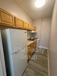 Building Photo - 116-124A Central Ave