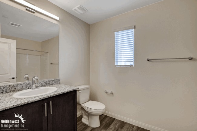 Building Photo - Impeccably Maintained 3Bdm 2Ba Townhome in...