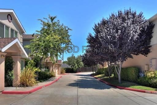 Building Photo - 2858 Grove Way