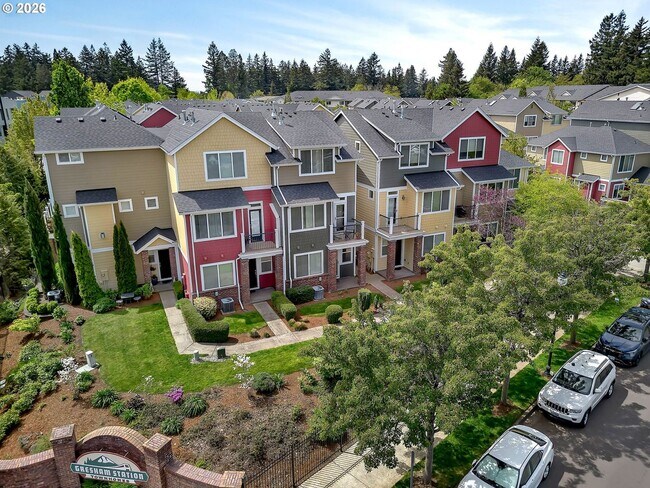 Building Photo - 830 NW Council Dr