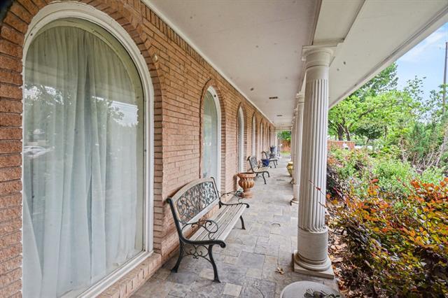 Building Photo - 14140 Hillcrest Rd