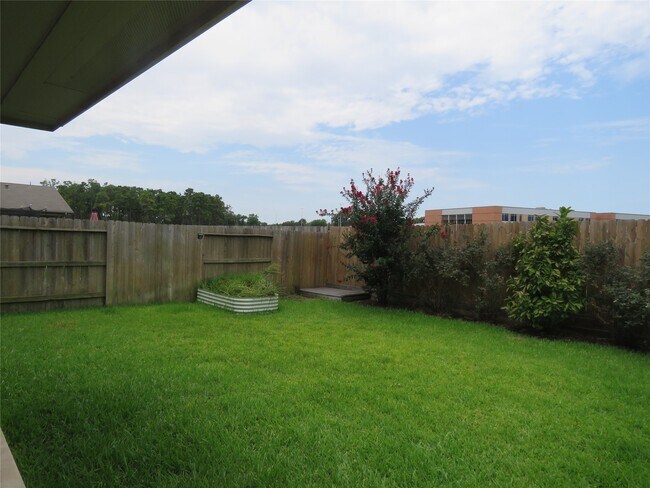 Building Photo - 13031 Mills Creek Meadow Dr
