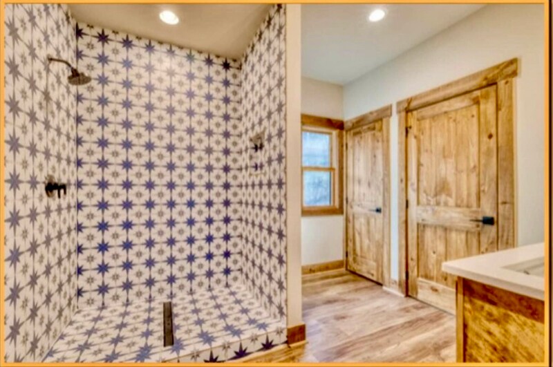 Building Photo - 200 E Ridge Ln