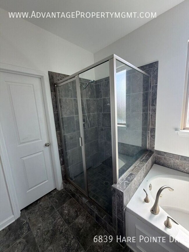 Building Photo - 6839 Hare Pointe