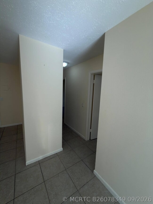 Building Photo - 307 Northlake Dr