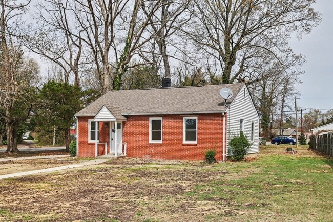 Building Photo - Renovated 3-Bedroom Home with Spacious Yard & Detached Garage
