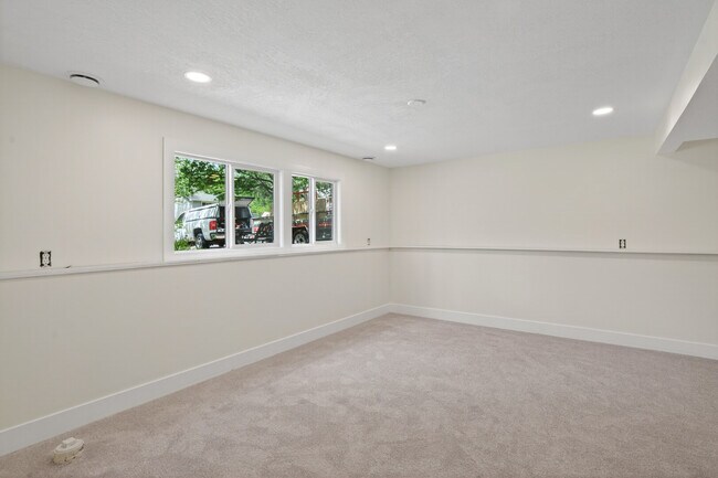 Building Photo - 6474 Totem Trail