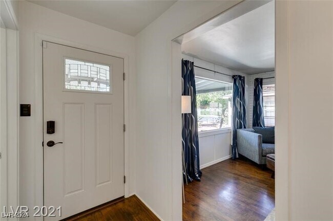 Building Photo - 1217 S 7th St