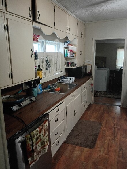 Building Photo - 817 E Franklin St