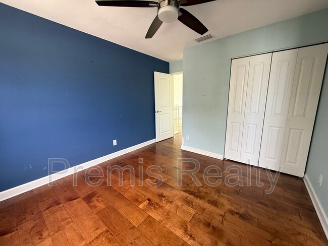 Building Photo - 1070 Sanabel Ct