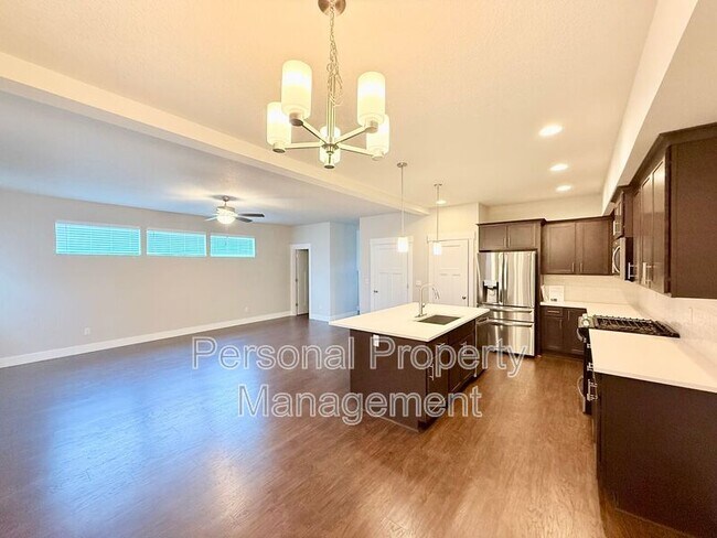 Building Photo - 1530 NW 29th Pl