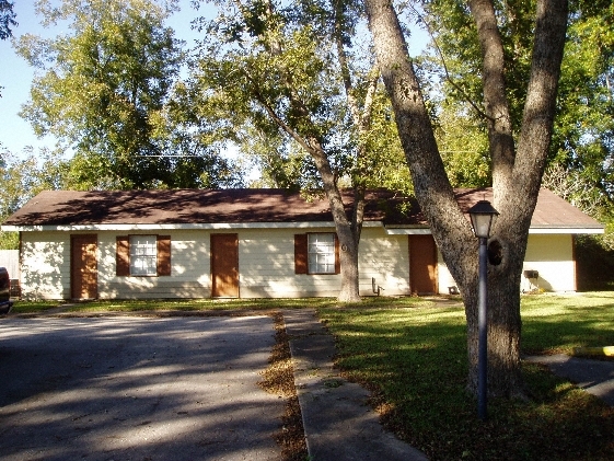 Building Photo - De La Be Forest Mobile Home park