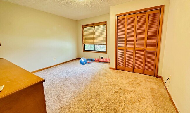 Building Photo - Nice spacious 4-bedroom house in Duluth