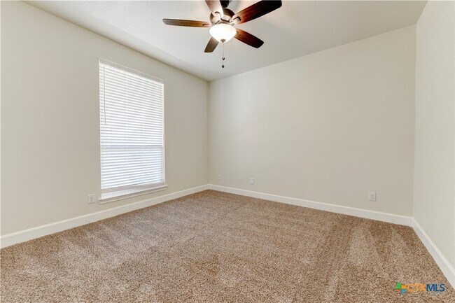 Building Photo - 1040 Vista Dr