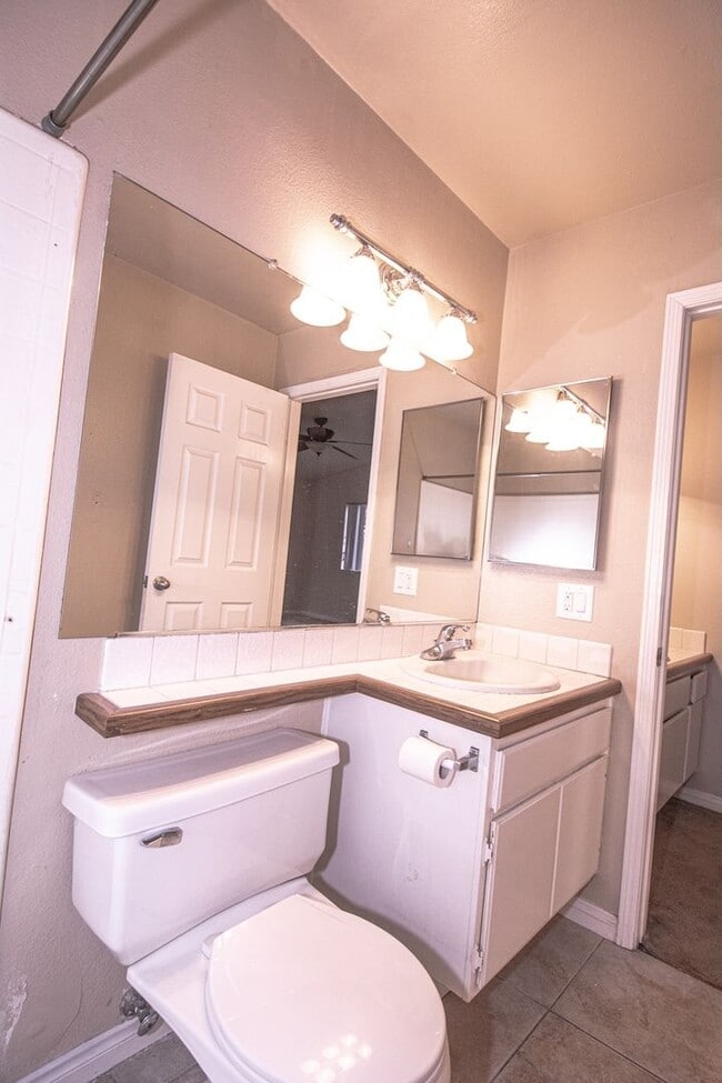 Building Photo - 9929 Palo Alto St