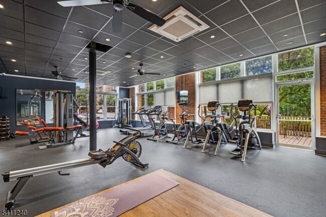 Building Photo - 240 Main St